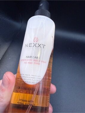 Nexxt Express Anti-Frizz Spray — White & Amber